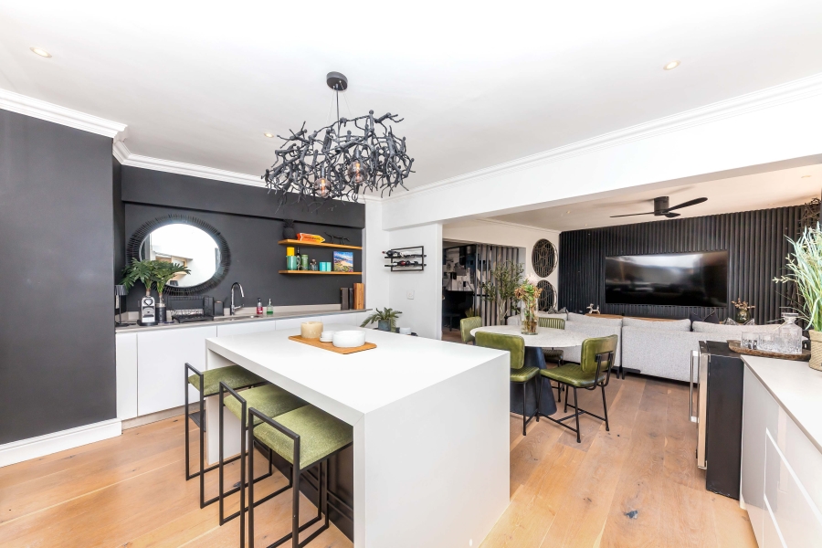 3 Bedroom Property for Sale in Sea Point Western Cape